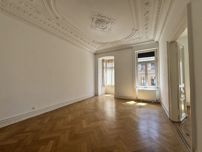 Großzügiger Altbau: 6 Zimmer auf 146 m² mitten in Wiesbaden